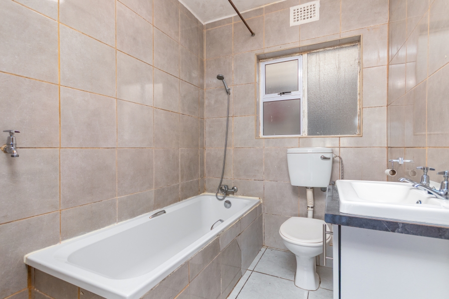 2 Bedroom Property for Sale in Wynberg Upper Western Cape
